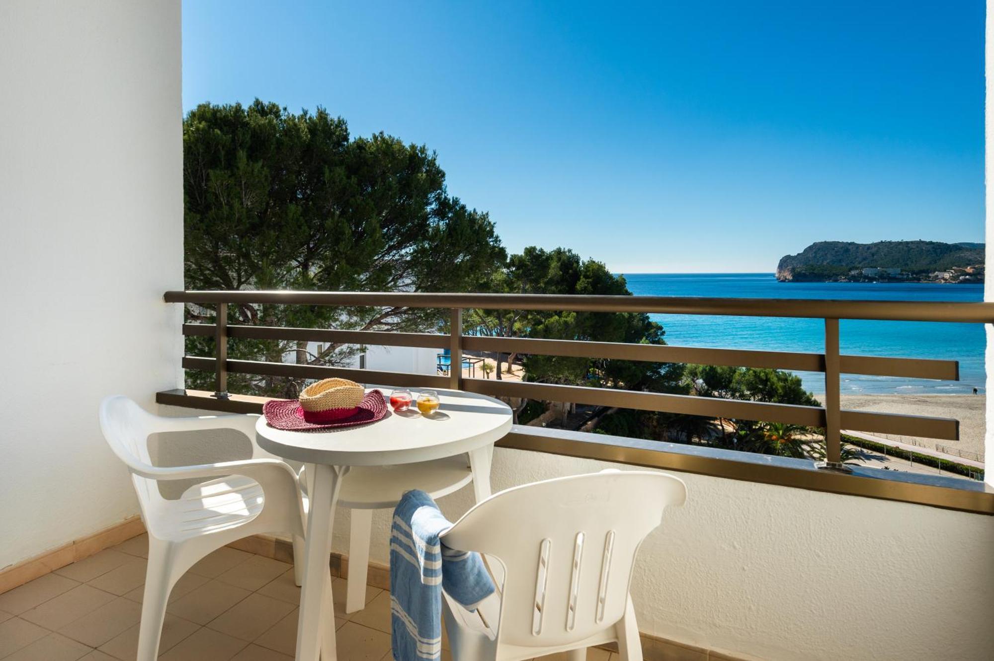 Chambre Lits Jumeaux - Vue Latérale sur Mer